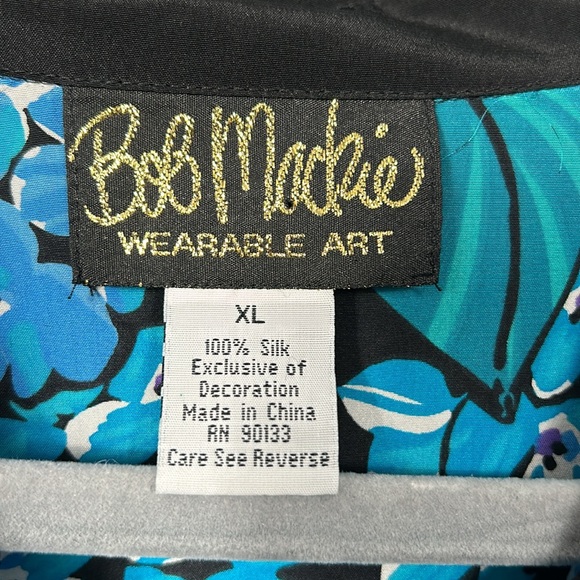Bob Mackie Silk Black, Blue Floral Button Down Shirt size XL- vintage like new - Picture 11 of 12